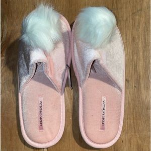 Victoria’s Secret Light Pink Fuzzy Slippers
